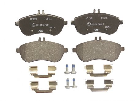Комплект тормозных колодок передний (с аксессуарами; с направляющими винтами тормозного суппорта) MERCEDES C (C204), C T-MODEL (S204), C (W204), E (W212) 1.6-2.5 01.07- ATE 13.0460-2733.2 (фото 1)