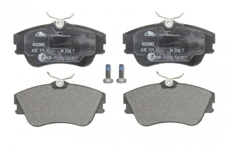 Комплект тормозных колодок передний (с направляющими винтами тормозного суппорта) Volkswagen TRANSPORTER IV 1.9D-2.8 07.90-06.03 ATE 13.0460-2982.2