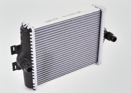 Радіатор охолодження двигуна дод N57/B38 BMW 17117628057 (фото 1)