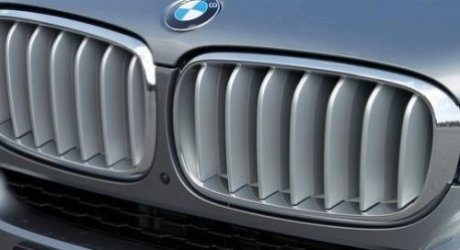 Решетка радиатора левая БМВ X5 (F15) BMW 51117303107 (фото 1)