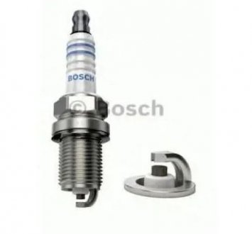 Фото автозапчасти свеча зажигания BOSCH 0242235990