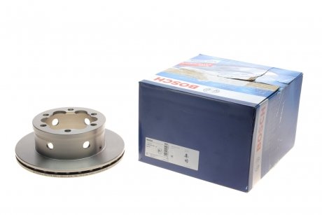 Тормозной диск задняя левая/правая MERCEDES SPRINTER 3-T (903), SPRINTER 4-T (904), VARIO; Volkswagen LT 28-46 II 2.1D-2.9D 02.95-12.10 BOSCH 0986478555 (фото 1)