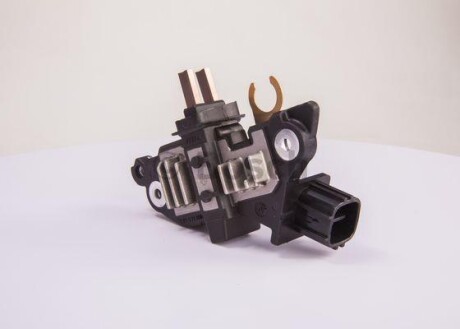 Фото автозапчастини регулятор напруги (14V, 80A) TOYOTA YARIS 1.3 08.05-11.10 BOSCH F 00M 145 874