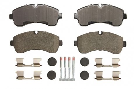 Комплект гальмівних колодок передній (з напрямними гвинтами гальмівного супорта) MERCEDES SPRINTER 3,5-T (B906), SPRINTER 3,5-T (B907), SPRINTER 3,5-T (B907, B910), SPRINTER 4 1.8-3.5 06.06- FERODO FVR4470