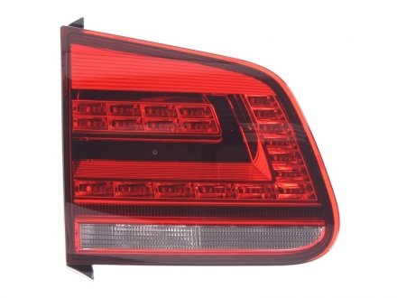 Ліхтар задній лівий (верхня/внутрішня частина, LED, колір скла червоний, з протитуманною фарою) Volkswagen TIGUAN I 05.11-07.16 HELLA BEHR 2SA 011 716-071
