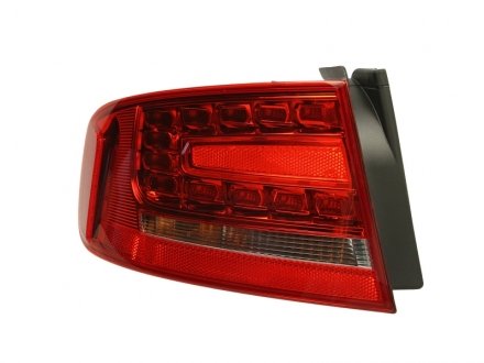 Ліхтар задній лівий (зовнішня частина, LED/P21W, колір індикатора помаранчевий, колір скла червоний) AUDI A4 B8 Sedan 11.07-10.11 HELLA BEHR 2VA010 085-091 (фото 1)