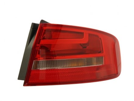 Ліхтар задній права (зовнішня частина, P21W, колір поворотника білий, колір скла червоний) AUDI A4 B8 Sedan 11.11-05.16 HELLA BEHR 2VA 010 914-101 (фото 1)