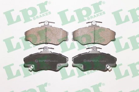 Комплект передних тормозных колодок HYUNDAI H-1/STAREX, H100, PORTER 2.4/2.5D 07.93-04.04 LPR 05P1009 (фото 1)