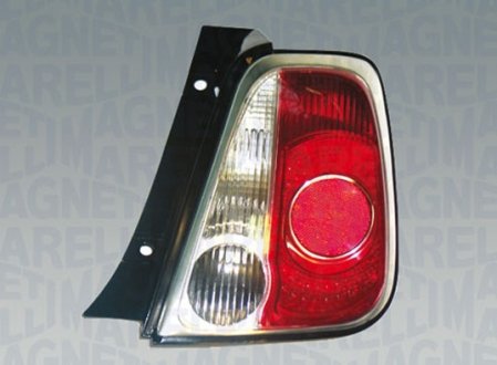 Задний фонарь левая (P21W/PY21W/RY10W, цвет поворота белый, цвет стекла красный, светло противотуманных фар, рамка хром) FIAT 500 01.07-08.15 MAGNETI MARELLI 714027040781 (фото 1)