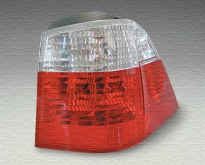 Задний фонарь правая (наружный, цвет поворота белый, цвет стекла красный) BMW 5 E60, E61 Универсал 07.03-02.07 MAGNETI MARELLI 714027890803 (фото 1)