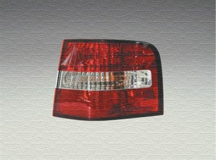 Задний фонарь правая (наружный, цвет поворота белый, цвет стекла красный) FIAT STILO Универсал 10.01-08.08 MAGNETI MARELLI 714028190801