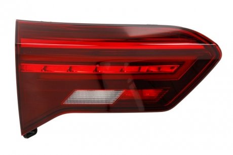 Задний фонарь левая (внутренняя часть, LED, свет противотуманных фар, свет заднего хода) Volkswagen T-ROC 11.17- MAGNETI MARELLI 714028928004 (фото 1)