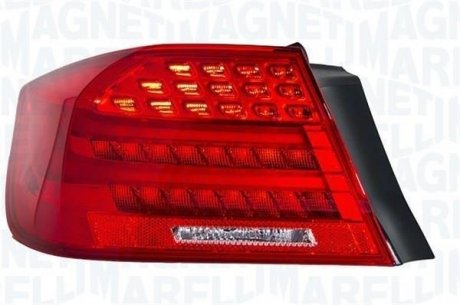 Задній ліхтар права (зовнішн, LED, колір повороту червоний, колір скла червон, світло заднього ходу) Купе MAGNETI MARELLI 715011080002