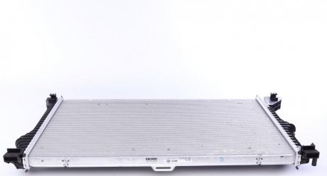 Радиатор интеркулера Mercedes Sprinter 311CDI/411CDI (OM646) (422x690x26) MAHLE / KNECHT CI 222 000P (фото 1)
