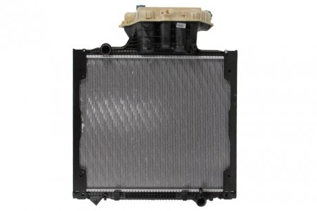 Радиатор двигателя (с рамой, низкий; для EURO 4-5 нужна втулка 36.06140.0045) MAN TGA, TGS, TGX D2066LF01-D3876LF09 09.02- MAHLE / KNECHT CR702000P (фото 1)