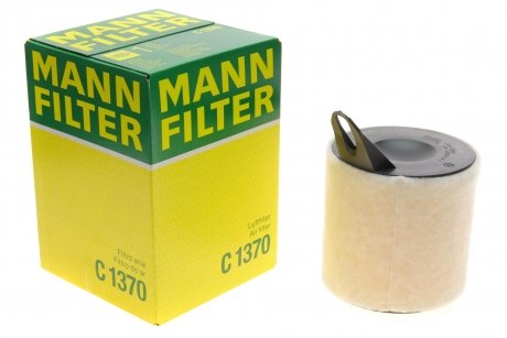 Воздушный фильтр BMW 1 (E81), 1 (E87), 3 (E90), 3 (E91), 3 (E92) 1.6 11.03-12.13 MANN C 1370 (фото 1)