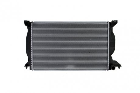Радиатор двигателя (МКПП) AUDI A4 2.5D 11.00-05.06 NISSENS 60302A