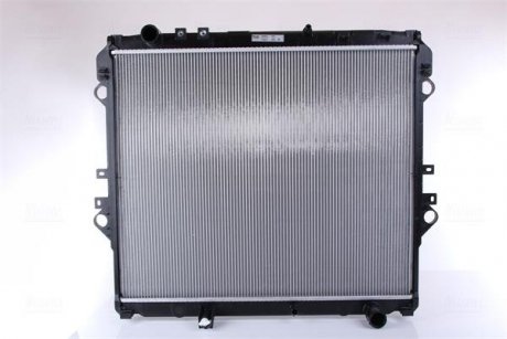 Радиатор двигателя TOYOTA HILUX VIII 2.4D 05.15- NISSENS 606069 (фото 1)