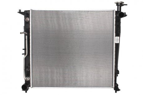 Радиатор двигателя (АКПП) KIA SORENTO III 2.2D 01.15- NISSENS 606428