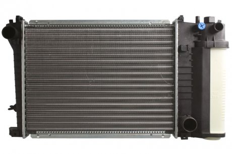 Радиатор двигателя (МКПП) BMW 3 (E30), 3 (E36), 5 (E34) 1.6-2.8 06.87-08.00 NISSENS 60735A