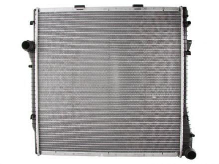 Радиатор двигателя (МКПП, с монтажными элементами First Fit) BMW X5 (E53) 3.0D-4.8 01.00-10.06 NISSENS 60787A