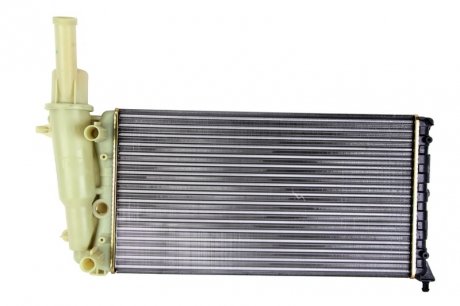 Радиатор двигателя (МКПП) FIAT PUNTO; LANCIA Y 1.1/1.2 09.93-09.03 NISSENS 61858 (фото 1)