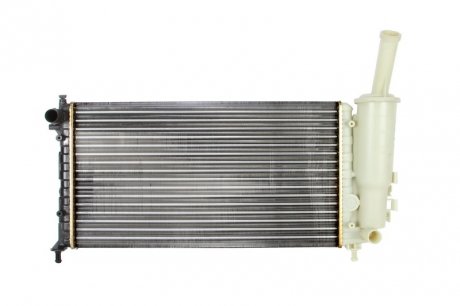 Радиатор двигателя (МКПП) FIAT PUNTO 1.2 09.99-12.10 NISSENS 61881 (фото 1)