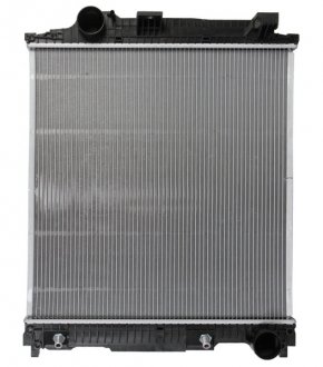 Радиатор двигателя (без рамы; с масляным радиатором) MERCEDES MK, SK OM356.940-OM446.942 07.87-09.96 NISSENS 626470