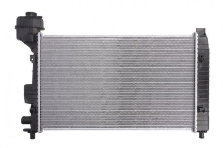 Радиатор двигателя (с монтажными элементами First Fit) MERCEDES A (W168) 1.4/1.6/1.9 07.97-08.04 NISSENS 62661A