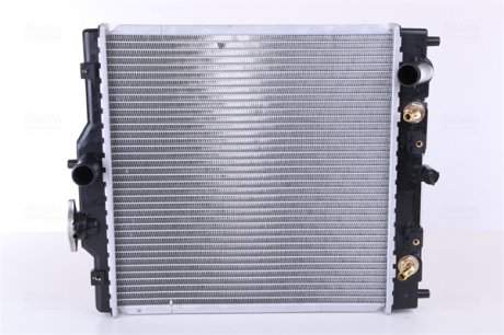 Радиатор двигателя (с монтажными элементами First Fit) HONDA CIVIC V, CIVIC VI, CRX III, HR-V 1.3-1.6 10.91- NISSENS 63310A