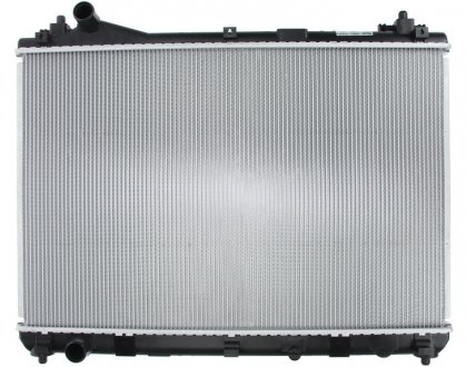 Радиатор двигателя (МКПП) SUZUKI GRAND VITARA II 2.0/2.4 10.05- NISSENS 64200 (фото 1)