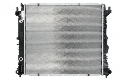 Радиатор двигателя SSANGYONG RODIUS 2.7D 05.05- NISSENS 64317