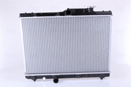 Радиатор двигателя (МКПП) TOYOTA COROLLA 1.3-1.8 05.92-10.01 NISSENS 64839 (фото 1)