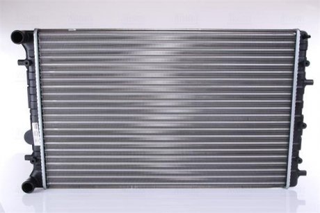 Радиатор двигателя (МКПП) Volkswagen FOX 1.4 04.05-12.09 NISSENS 65326 (фото 1)