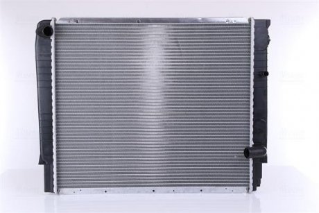 Радиатор двигателя VOLVO 940, 940 II, 960 2.4D 08.90-10.98 NISSENS 65528A (фото 1)
