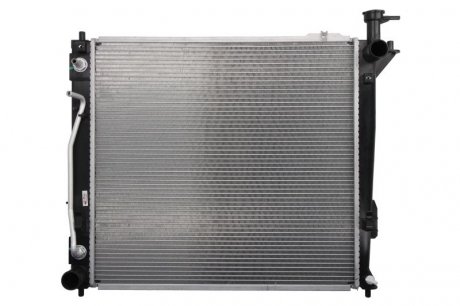 Радиатор двигателя (АКПП) HYUNDAI GRANDE SANTA FE, SANTA FE II, SANTA FE II, SANTA FE II/SUV 2.0D/2.2D 03.06- NISSENS 675046 (фото 1)