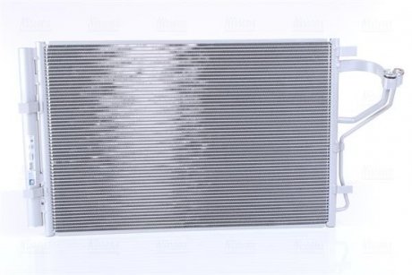 Радіатор кондиціонера (з осушувачем) HYUNDAI ELANTRA V, I30; KIA CEE'D, CERATO III, PRO CEE'D 1.4-2.0 09.10- NISSENS 940268 (фото 1)