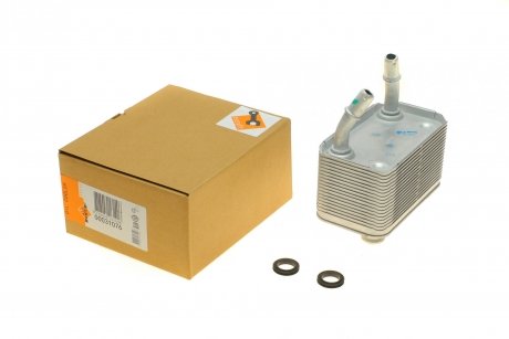 Масляний радіатор (з прокладками; з монтажними елементами Easy Fit) BMW X5 (E53) 3.0-4.6 01.00-10.06 NRF 31076 (фото 1)