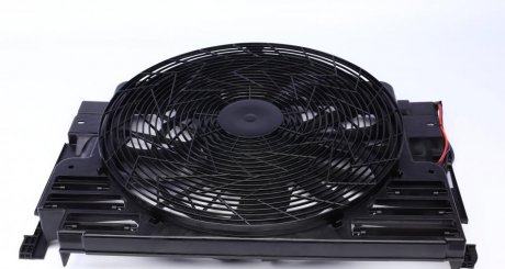 Вентилятор радіатора (з корпусом) BMW X5 (E53) 3.0D 04.01-09.06 NRF 47217 (фото 1)