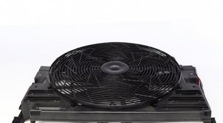 Вентилятор радиатора (с корпусом) BMW X5(E53) 3.0-4.8 05.00-12.06 NRF 47218 (фото 1)