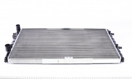 Радиатор двигателя SEAT CORDOBA, CORDOBA VARIO, IBIZA II 1.0-1.9D 02.93-12.02 NRF 52160 (фото 1)