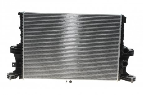 Радиатор охлаждения Iveco Daily 2.2/3.0 11-(поврежденный штуцер) NRF DSC_58430 (фото 1)