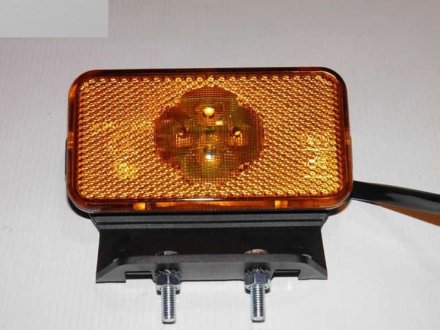 Ліхтар габаритний LED з кроншейном і кабелем, конектор під застібку.. SERTPLAS D1656LQ50 (фото 1)