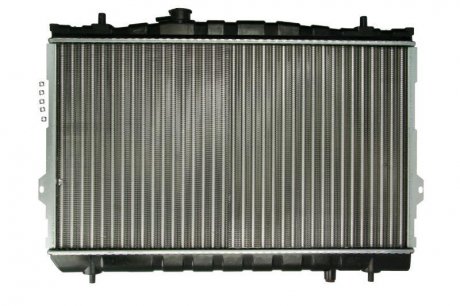Радиатор двигателя (с автоматической трансмиссией) HYUNDAI ELANTRA 1.6/1.8/2.0 06.00-07.06 THERMOTEC D70517TT (фото 1)