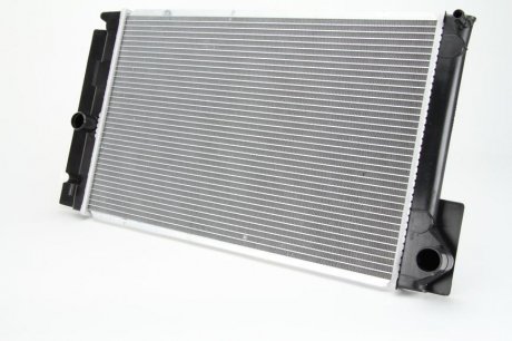 Радиатор двигателя (АКПП/МКПП) TOYOTA AURIS, AVENSIS, COROLLA, VERSO 1.33-2.0 11.06-10.18 THERMOTEC D72030TT (фото 1)