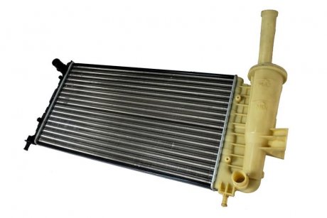 Радиатор двигателя (МКПП) FIAT PUNTO 1.2 09.99-12.10 THERMOTEC D7F016TT (фото 1)