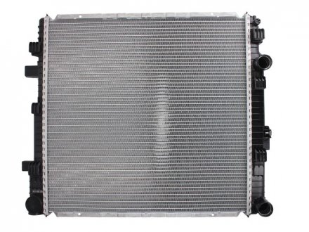 Радиатор двигателя (без рамы) MERCEDES VARIO OM904.908/OM904.923 09.96- THERMOTEC D7ME014TT (фото 1)