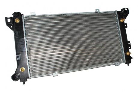 Радиатор двигателя (с автоматической трансмиссией/с механической трансмиссией) CHRYSLER VOYAGER III; DODGE CARAVAN; PLYMOUTH VOYAGER 2.0-3.8 01.95-03.01 THERMOTEC D7Y004TT (фото 1)