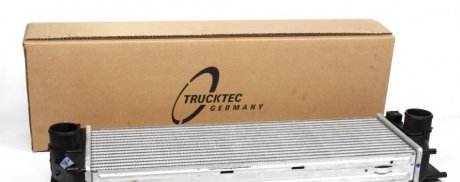 Радиатор интеркулера Mercedes Sprinter 2.2-3.0 CDI/Volkswagen Crafter 2.5TDI 06- TRUCKTEC AUTOMOTIVE 02.40.235 (фото 1)
