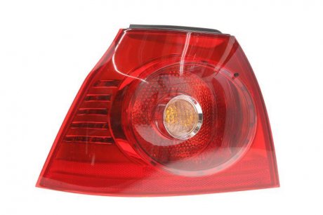 Задній ліхтар лівий (зовнішн, колір повороту помаранчевий, колір скла червоний) Volkswagen GOLF Хетчбек 10.03-02.09 TYC 11-0400-01-2 (фото 1)